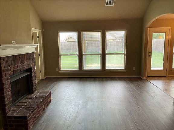 2nd image of 18328 E 42nd Pl
