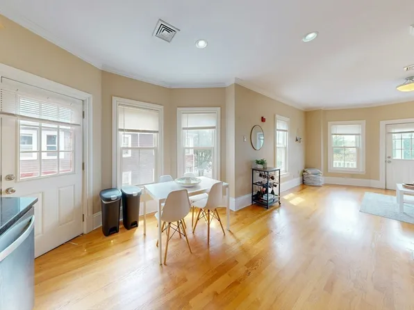 561 Broadway APT A2, Somerville, MA 02145