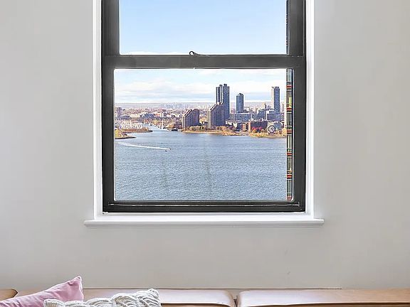 5th image of 20 West St APT 23A