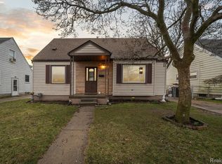 25672 Fortuna St, Roseville, MI 48066