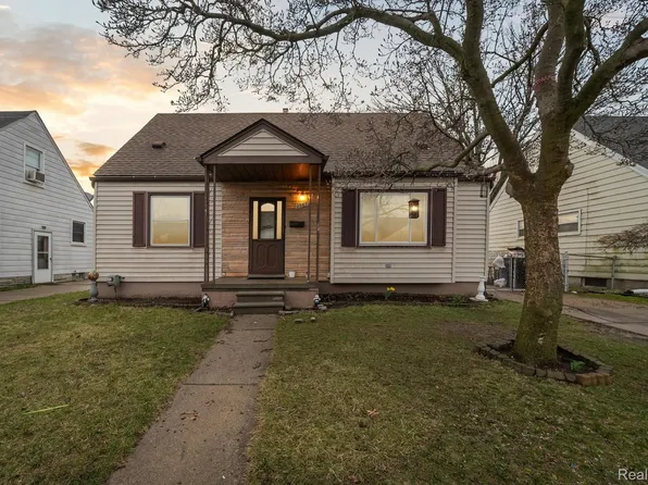 25672 Fortuna St, Roseville, MI 48066