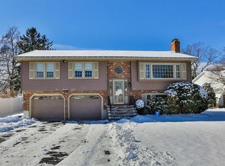 10 Aurele Cir, Reading, MA 01867