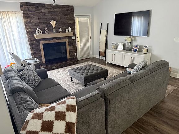 2nd image of 4148 Grenshaw Ct