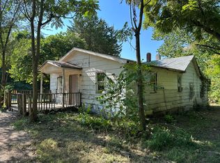 604 S Brookside Ave, Ash Grove, MO 65604