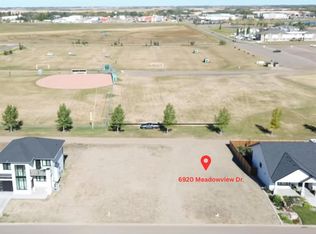 6920 Meadowview Dr, Stettler, AB T4K1M4