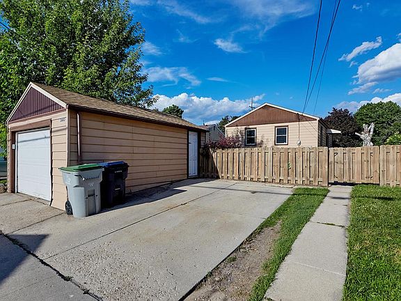 4th image of 3683 S Clement AVENUE