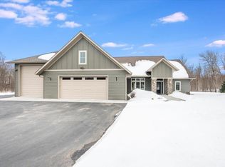 5005 Knotty Wood Ct, Hermantown, MN 55811