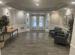 2710 Bellforest Ct APT 108, Vienna, VA 22180