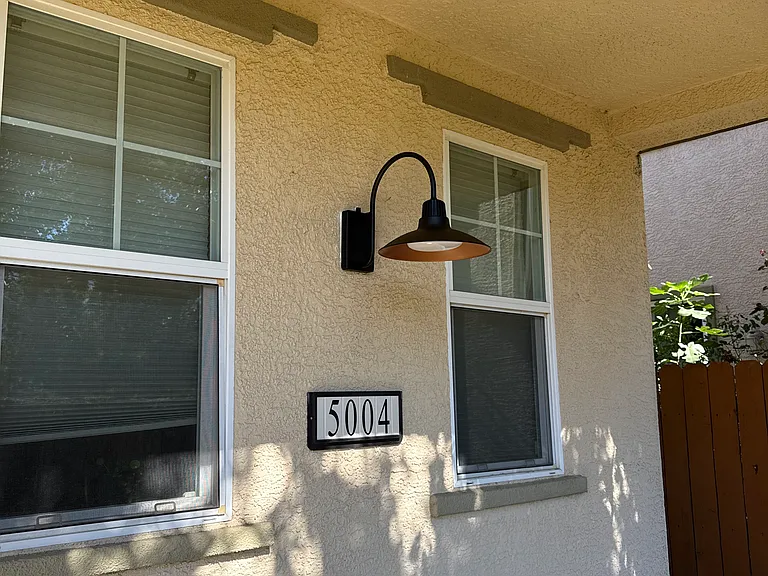 5004 Ocean Ln — Photo 2