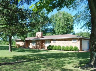 809 N Park St, Sesser, IL 62884