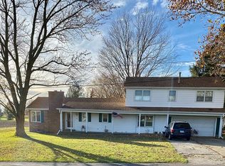 715 S Locust St, Tremont, IL 61568