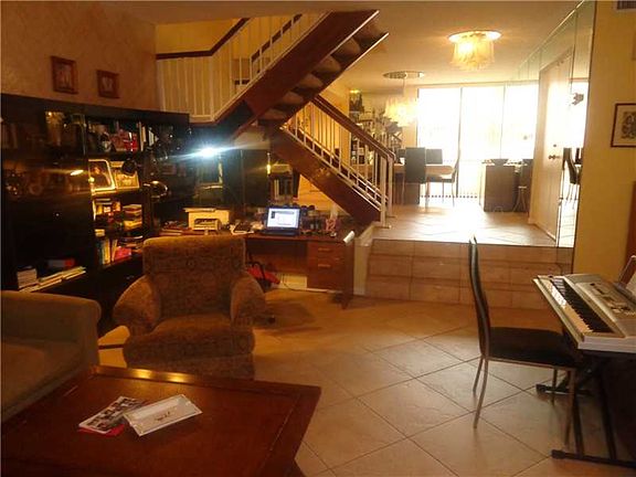 5th image of 3081 NE 183rd Ln