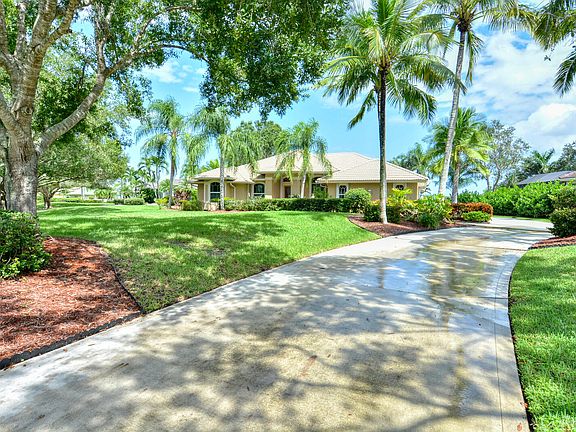 3rd image of 4844 SW Lake Grove Circle