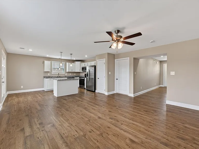 930 Tufnel Dr — Photo 8