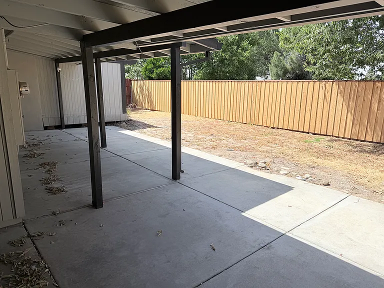 9347 Kiefer Blvd — Photo 11
