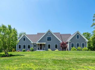 4 Dumas Ln, Merrimack, NH 03054