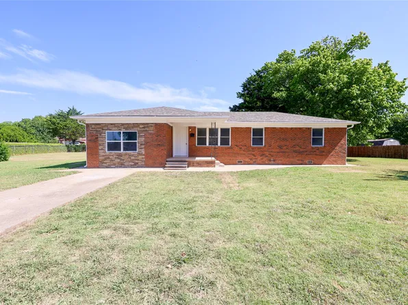 1324 Red Bud Dr, Sulphur, OK 73086