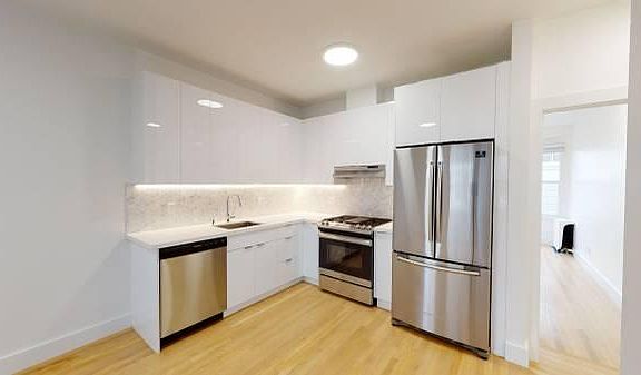 3rd image of 3320 Octavia St APT 7