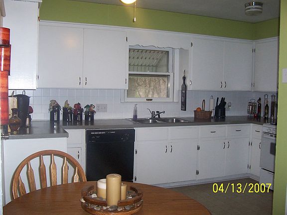 Eat-In Kitchen 13x12 