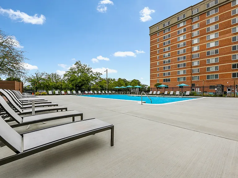 Potomac Towers — Photo 7