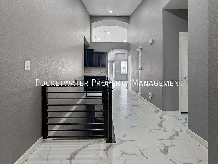 5019 Thistle Dr — Photo 2