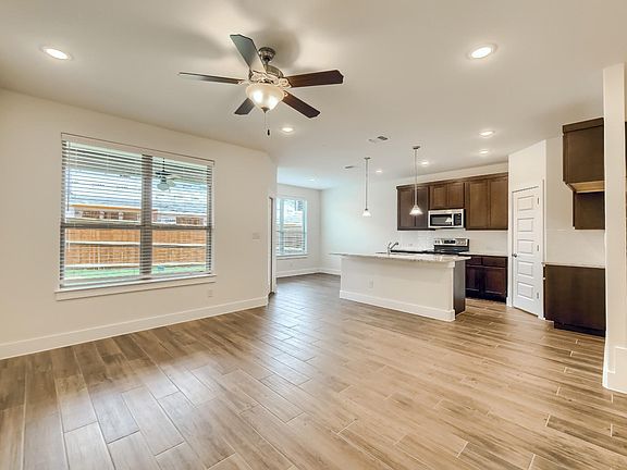 2nd image of 633 Parkline Dr