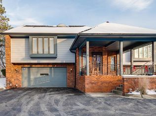 220 Red Top Dr, Libertyville, IL