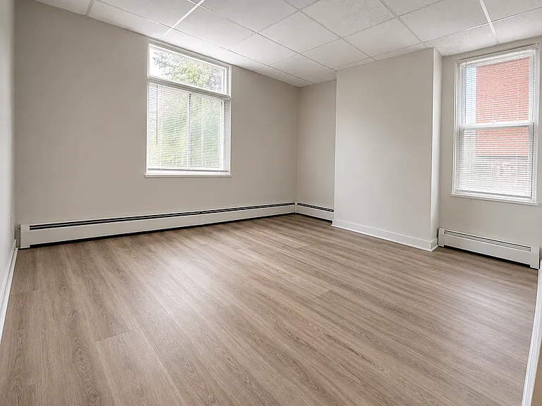 61 N Linwood Ave #1B — Photo 2