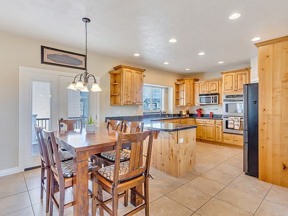 3rd image of 1383 S Sage Bloom Way