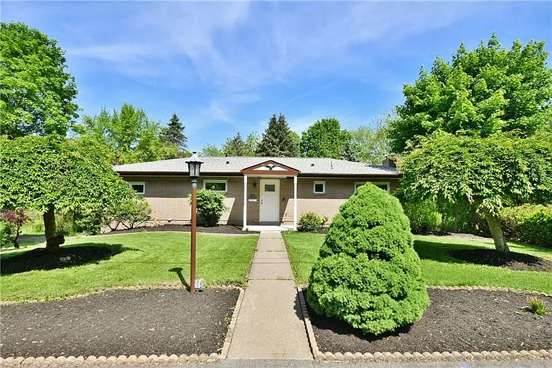 1183 Saint Vincent Dr photo 1