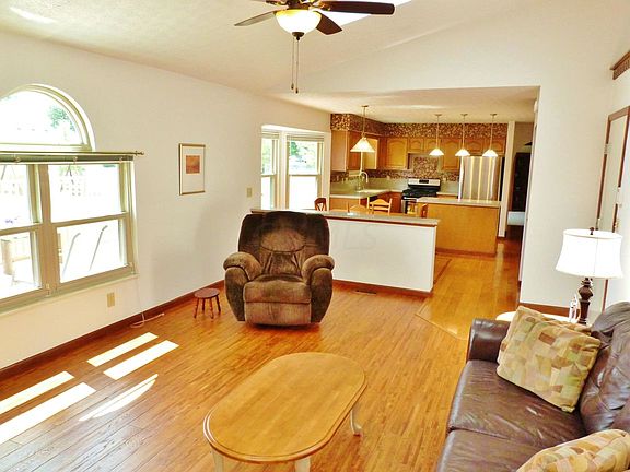 5th image of 153 Roswell Pl