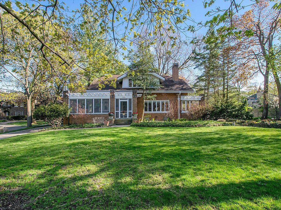 1st image of 1840 Lake Dr SE