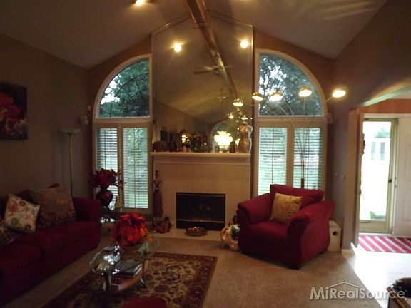 4th image of 16943 Driftwood Dr