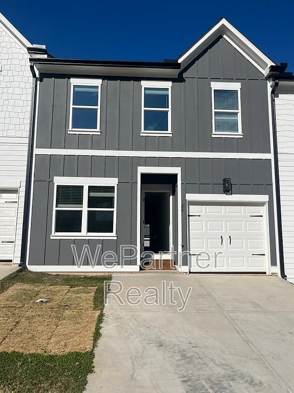 4 bed, 3.0 bath, 2100 sqft, $2,000 — Photo 1