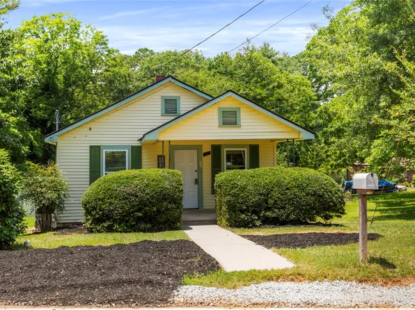 209 Moore Ave, Walhalla, SC 29691