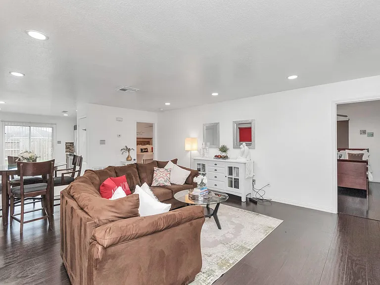 7327 Enchanted Creek Dr — Photo 6