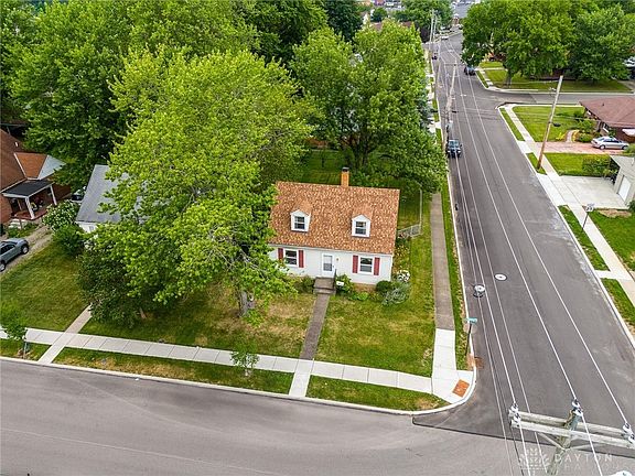 3rd image of 118 Highland Ave
