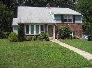 215 Valley Green Dr, Aston, PA 19014
