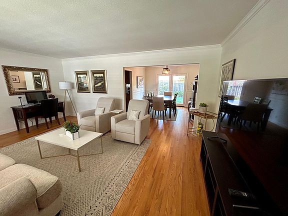 3rd image of 10 Santa Ynez Cir