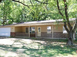 617 N Stewart St, Creve Coeur, IL 61610
