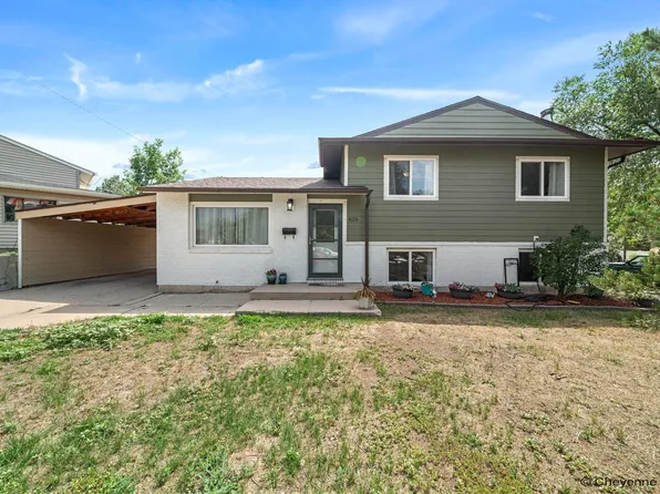 820 Cleveland Ave, Cheyenne, WY 82001