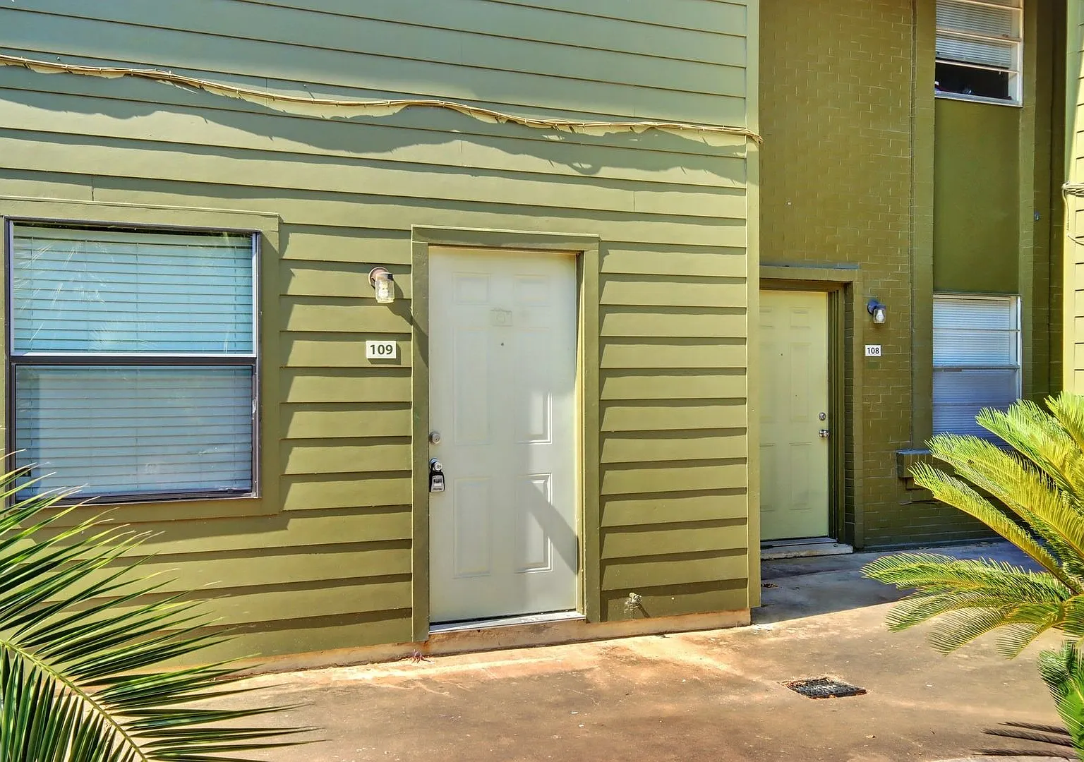 303 W. 40 St. — Photo 3