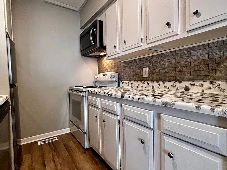 314 - 322 Kenbrook Drive — Photo 12