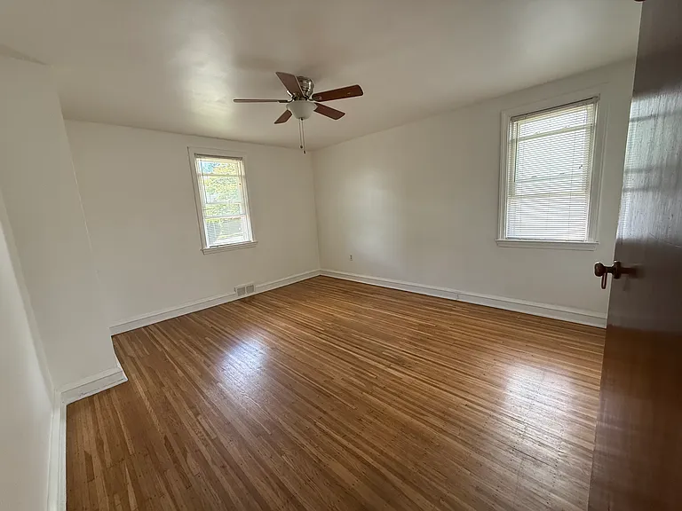 1576 Ferndale Ave #1 — Photo 14
