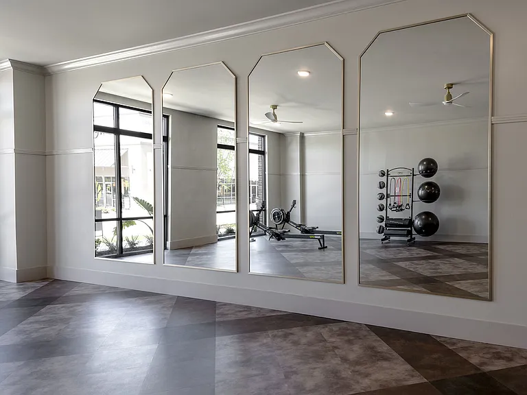 The Everly at Rouzan — Photo 15