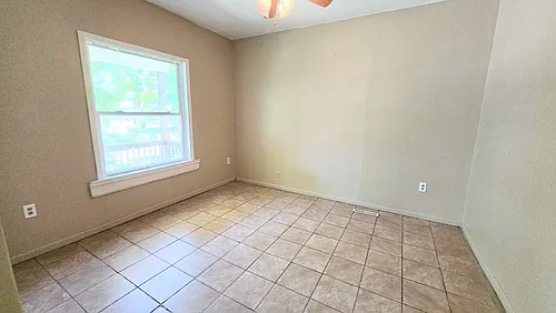 1446 N. 37th St. - *$500 Rent Credit If Moved In By 10/1* Spacious 3 Bedroom Lower Duplex With Ap... — Photo 4