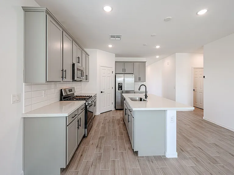 5633 W McNeil St — Photo 18