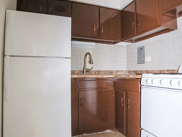 5841 N Winthrop Ave #310 — Photo 5