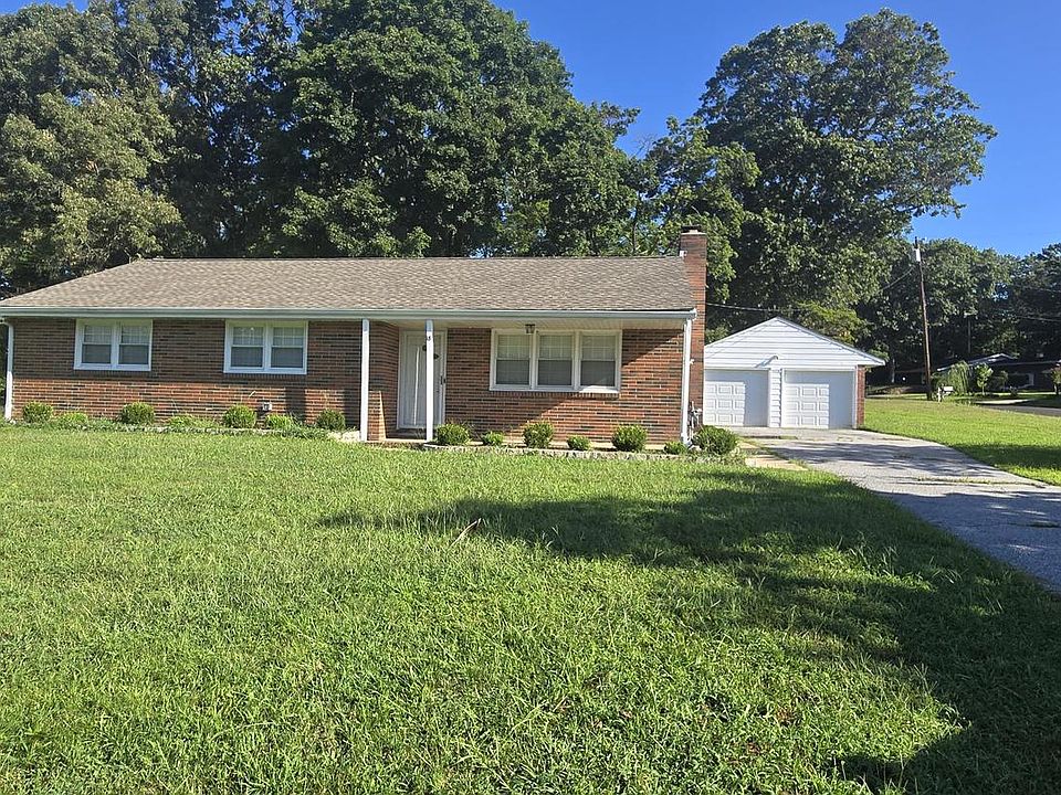 1st image of 18 Hood Dr