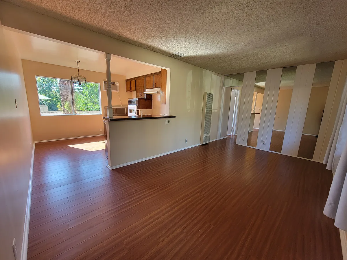 Building Photo - 13530 Leadwell St #8